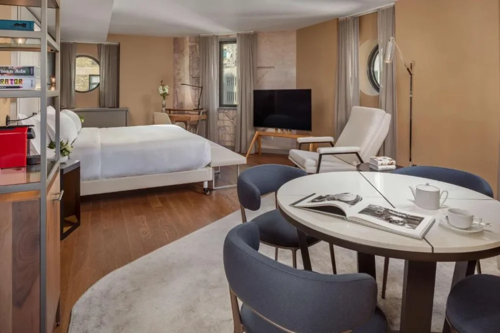 631555243 NH Collection New York Madison Avenue