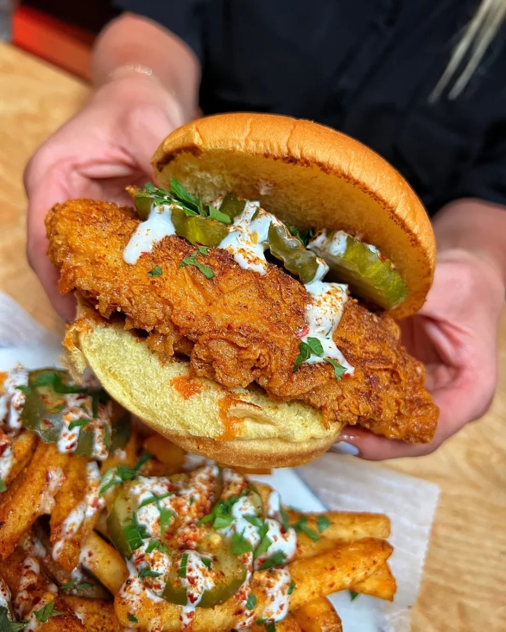 HOT CHICKEN SANDWICH #BLACKTAP #SOHO #NYC Soho 35th Street מפת המלצות ללאס וגאס