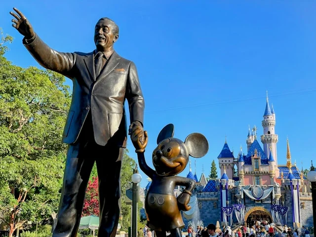 steve-dimatteo-FwFCIjMGKKA-unsplash דיסנילנד קליפורניה Disneyland California