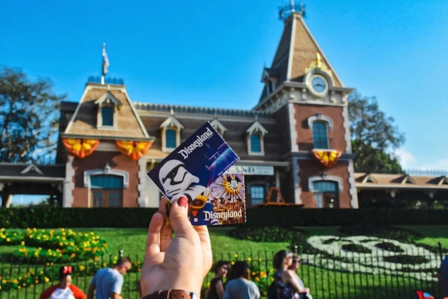 taylor-gregory-SW7p1whfE9k-unsplash דיסנילנד קליפורניה Disneyland California
