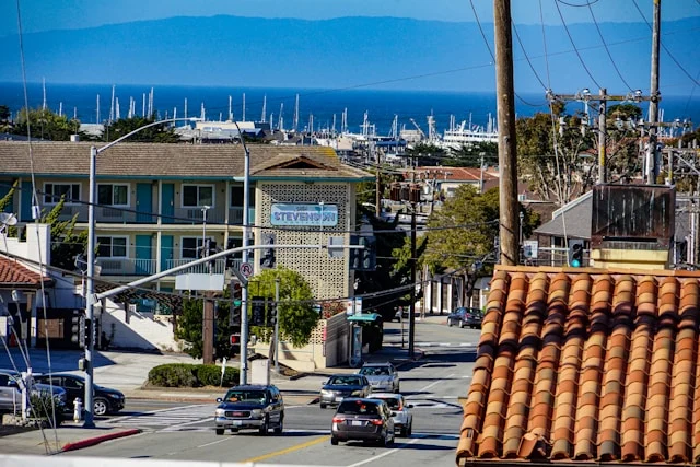 הנוף של מונטריי סיור קיאקים במונטריי Monterey Kayak Tour