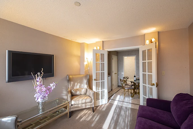 Avenue Plaza Hotel