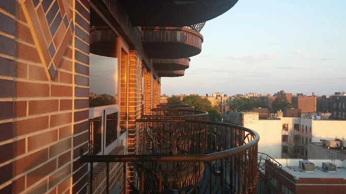 Avenue Plaza Hotel