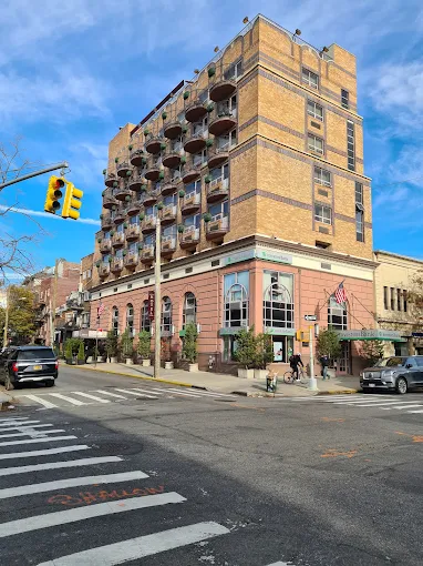 Avenue Plaza Hotel